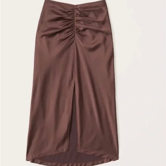 Dresses & Skirts - ❤️‍🔥Satin Cinched Midi Skirt❤️‍🔥